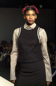 Oumi f02ronit-4t.jpg