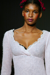 Oumi f02ronit-4v.jpg