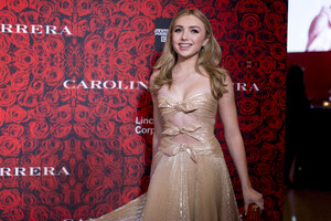 Peyton_List252C_PicturePub252C_2016-12-06_282029.jpg