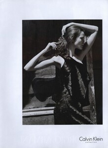 Sims_Calvin_Klein_Collection_Fall_Winter_2009_10_02.thumb.jpg.03945aa3520003408c9609dcba9dc690.jpg