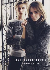 Testino_Burberry_Fall_Winter_2009_10_03.thumb.jpg.3fdad8cb2f4ada511170b00eea1e9496.jpg