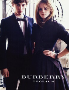 Testino_Burberry_Fall_Winter_2009_10_09.thumb.jpg.8083762313ccfa28a265df9797205181.jpg