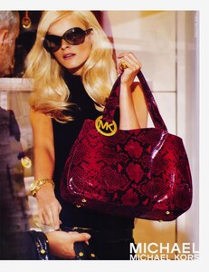 Testino_Michael_Kors_Fall_Winter_2009_10_11.thumb.jpg.be352ada24bcfb639f850e9a865cc40c.jpg