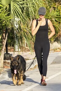 gisele miami may 9 2024 8.jpg