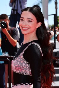 mikey-madison-at-anora-premiere-at-77th-cannes-film-festival-05-21-2024-0.jpg