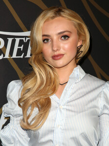 peyton_list_picturepub_006.jpg