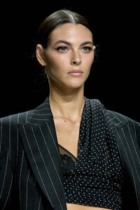 00001-dolce-and-gabbana-spring-2024-ready-to-wear-credit-gorunway(1).thumb.jpg.3035e1e4ddd92942c283e54b21552e61.jpg