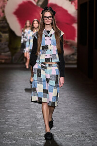 00026-chanel-spring-2024-ready-to-wear-credit-gorunway.thumb.jpg.784a358a973b79196907e4a56548669a.jpg