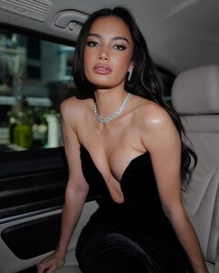 [2024.05.24] makeupbykellymcclain_442474044_18438873103063266_1467667888256169085_n.jpg