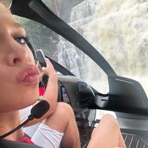 [2024.05.31] stellamaxwell_446952418_1480377299237152_9212001567235593799_n.jpg