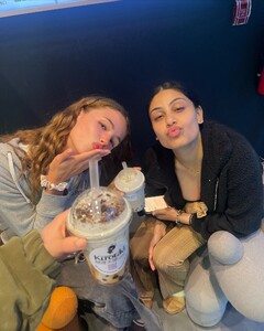 [2024.06.02] duffygurl_447265241_2236800530007434_7047861628369739618_n.jpg