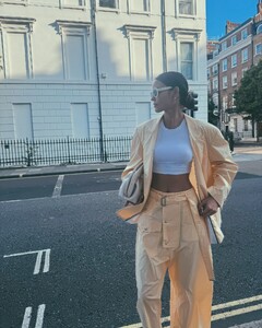 [2024.06.20] sofiaresing_448670021_18443035642031551_7761419811123839122_n.jpg