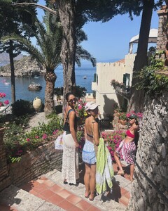 [2024.06.27] msgigiparis_449091358_1200819840929846_5467748149367054852_n.jpg