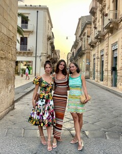 [2024.06.30] msgigiparis_449402021_1121171548972594_6591054853033020166_n.jpg