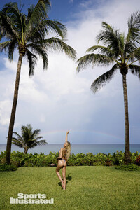 Alix Earle - Sports Illustrated Swimsiut 2024 Online images_voltaxMediaLibrary_mmsport_si_swimsuit_01hzc1grp2ne11dgpqp3.jpg