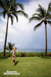Alix Earle - Sports Illustrated Swimsiut 2024 Online images_voltaxMediaLibrary_mmsport_si_swimsuit_01hzc1grxchgm0jkc31r.jpg