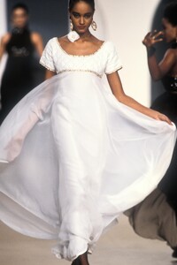 Chanel1987SS12.thumb.jpg.cfbbaaf216ee4b8017e44a68720de2ea.jpg