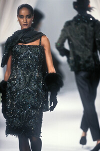 ChristianDior1989HauteCoutureFW12.thumb.jpg.88dbd2f79bccbc756f6b24dea5fa6146.jpg
