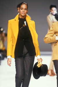 Christian Dior FW 1990 023 Ilonka Toppenberg.jpg