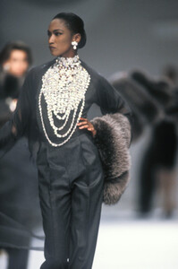Christian Dior FW 1990 041 Katoucha.jpg