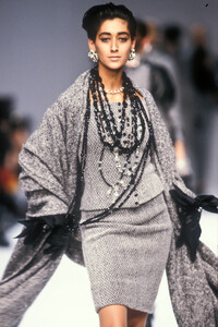 Christian Dior FW 1990 049 Gisele Zelauy.jpg