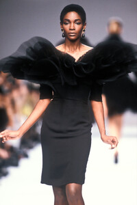 Christian Dior FW 1990 098 Roshumba Williams.jpg