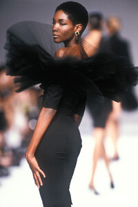 Christian Dior FW 1990 099 Roshumba Williams.jpg