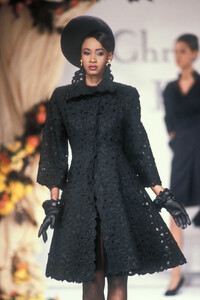 Christian Dior HC FW 1990 022 Sadiya Gueye.jpg