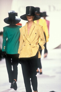 Christian Dior SS 1990 013 Nicoletta Rossi.jpg