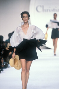 Christian Dior SS 1990 044 Danya Fiorini.jpg