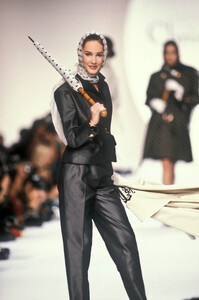 Christian Dior SS 1990 100 Cathy Gallagher.jpg