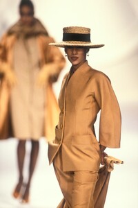 Christian Dior SS 1990 Haute Couture 014 Sonia Cole.jpg