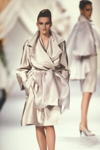 Christian Dior SS 1990 Haute Couture 021 Sylvie Gueguen.jpg