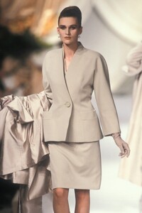 Christian Dior SS 1990 Haute Couture 024 Sylvie Gueguen.jpg