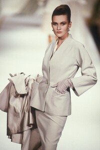 Christian Dior SS 1990 Haute Couture 025 Sylvie Gueguen.jpg