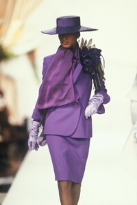 Christian Dior SS 1990 Haute Couture 026 Katoucha.jpg
