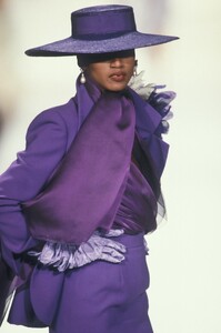 Christian Dior SS 1990 Haute Couture 029 Katoucha.jpg