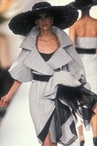 Christian Dior SS 1990 Haute Couture 056 Jill Haley.jpg