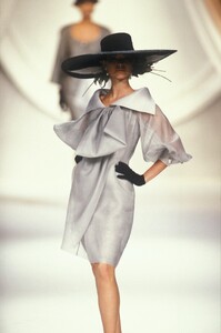Christian Dior SS 1990 Haute Couture 110.jpg