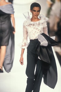 Christian Dior SS 1990 Haute Couture 190 Jill Haley.jpg