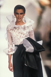 Christian Dior SS 1990 Haute Couture 191 Jill Haley.jpg