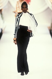 Christian Dior SS 1990 Haute Couture 193 Katoucha.jpg