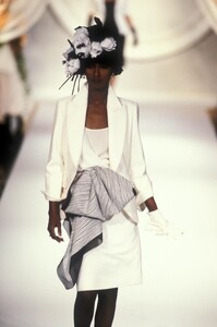 Christian Dior SS 1990 Haute Couture 241 Katoucha.jpg
