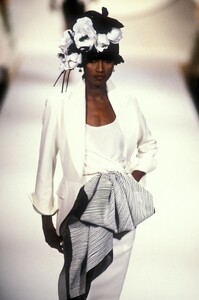 Christian Dior SS 1990 Haute Couture 242 Katoucha.jpg