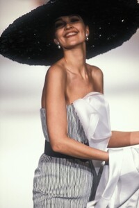 Christian Dior SS 1990 Haute Couture 262 Claire Atkinson.jpg
