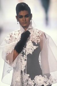 Christian_Dior_HC_SS1990_Michelle_Legare_04.jpg
