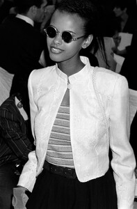 Emporio_Armani_SS1989_Anna_Getaneh_05.jpg