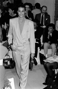 Emporio_Armani_SS1989_Yasmin_Le_Bon_01.jpg