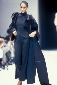 GianfrancoFerre1990WomenRTW72.thumb.jpg.82d34d232f681da872808a8b78f682b6.jpg