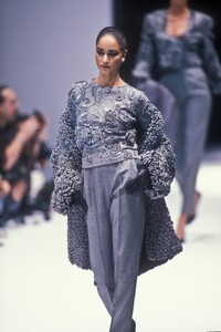 GianfrancoFerre1990WomenRTW86.thumb.jpg.3b02f71a82d090d9f87cf9dbae9fd5dc.jpg